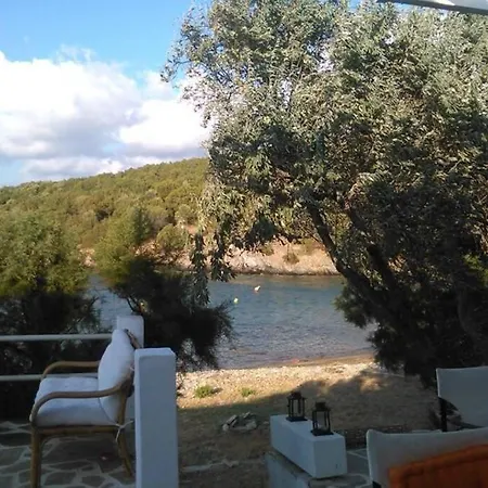 Little Mandraki House Holiday home *